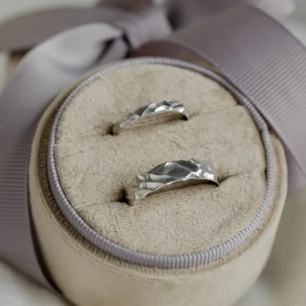 Originální snubní prsteny s vrypy ROCK Image