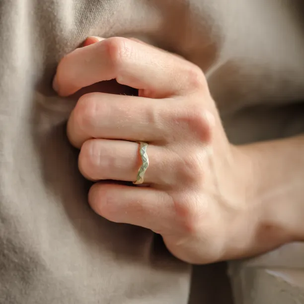 Hammered unusual wedding rings ARYA Image