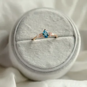 Zlatý prsten s topazem a moissanity ASTROS Thumbnail