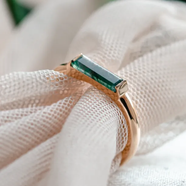 Gold ring with baguette moss agate CATHIA Image