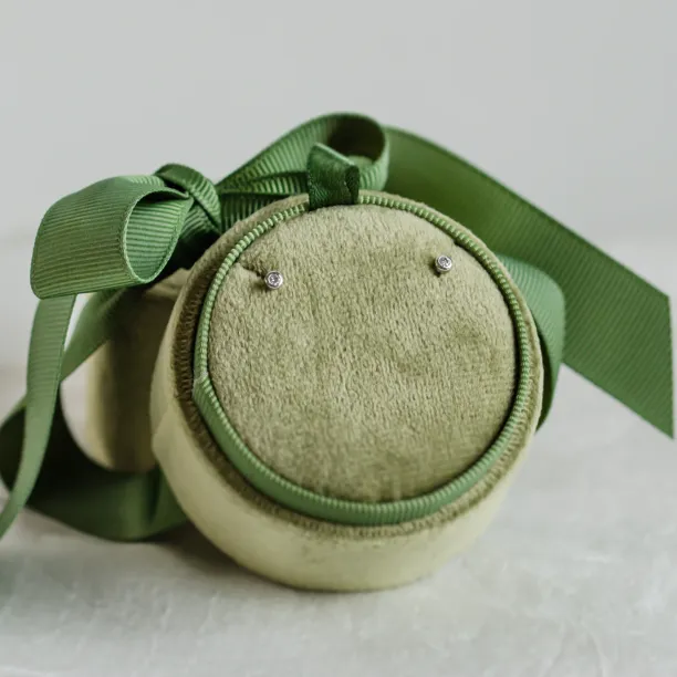 Minimalistické náušnice se salt and pepper diamanty ANISE Image