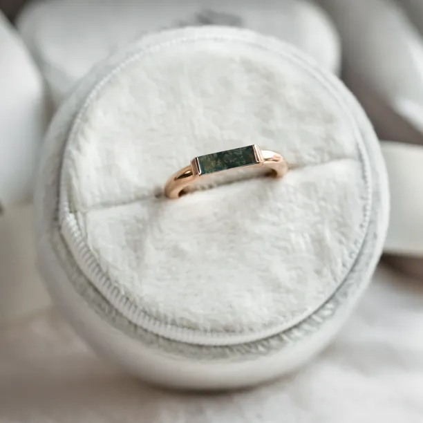 Gold ring with baguette moss agate CATHIA Image