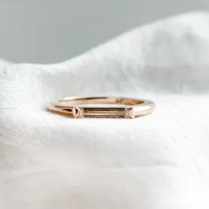 Zlatý prsten s baguette moissanitem v art deco stylu LIA Thumbnail