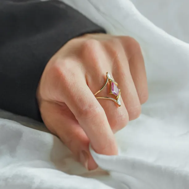 Gold split shank ring with pink sapphire and diamonds CHARAYA Image