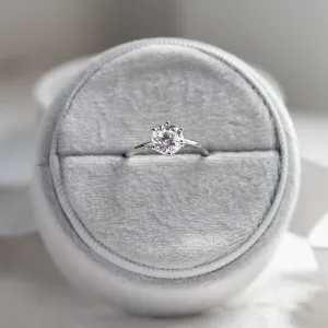 Luxury engagement diamond ring OLLYX Thumbnail