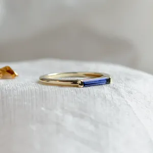 Gold ring with laboratory sapphire in baguette shape CYNTHIA Thumbnail