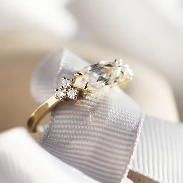 Originální prsten s moissanity ASTRID Image