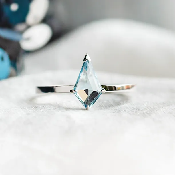 Zlatý prsten s kite topazem DALIA Image