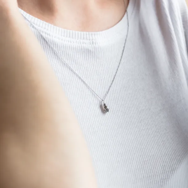 Náhrdelník s netradičními salt and pepper diamanty GEORGINA Image