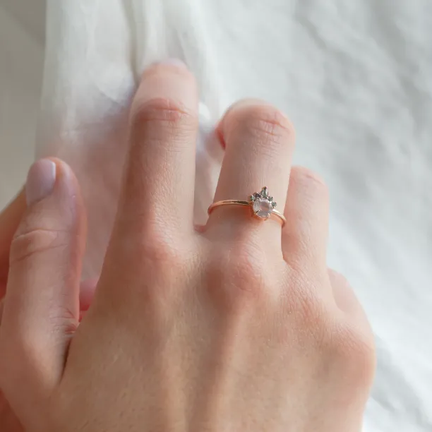 Romantic ring with morganite and salt and pepper diamonds DAPHNE Image