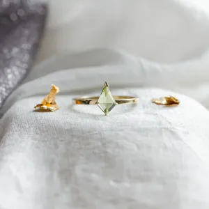Gold ring with kite peridot PATRICE Thumbnail