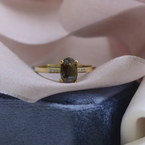 Zlatý prsten s oválným salt  and pepper diamantem BROOKE Image