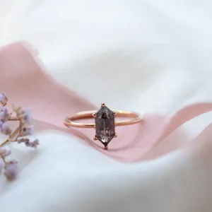 Zlatý prsten s hexagon salt and pepper diamantem SIA Thumbnail