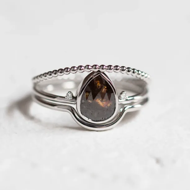 Gold engagement set with pear salt and pepper diamond MEGGIE Image