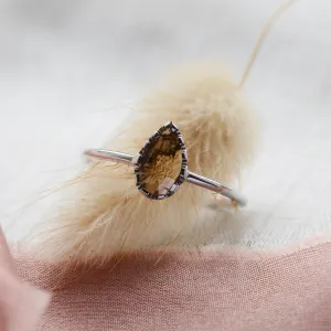 Unikátní zlatý prsten s pear salt and pepper diamantem BEX Thumbnail