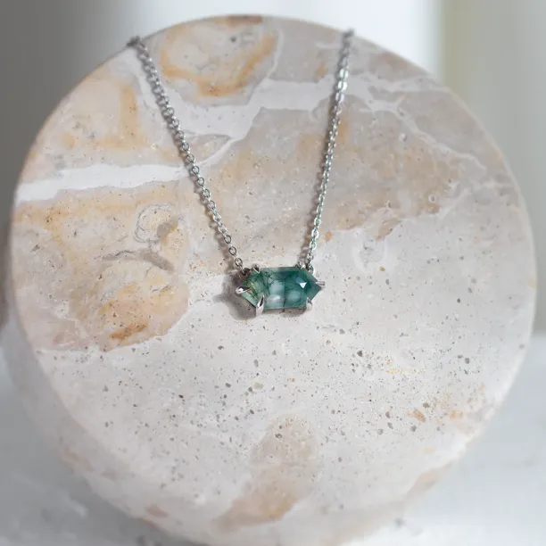 Gold necklace with hexagon moss agate VALINOR Image