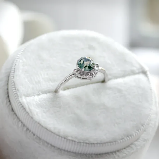 Netradiční zlatý prsten s mechovým achátem a diamanty BILBO Image