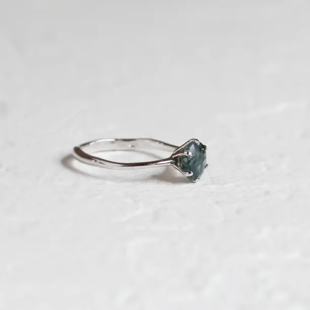 Unusual engagement ring with moss agate and organic bezel AVERIL Image
