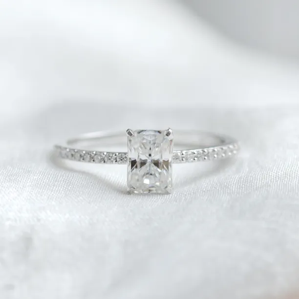 Original engagement ring with moissanites BIBI Image