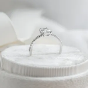 Original engagement ring with moissanites BIBI Thumbnail