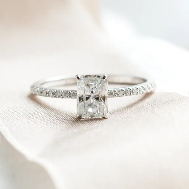 Original engagement ring with moissanites BIBI Image