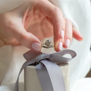 Vykrojený snubní prsten se salt and pepper diamanty WESTON Thumbnail