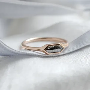 Zásnubní prsten s hexagon salt and pepper diamantem PROXY Thumbnail