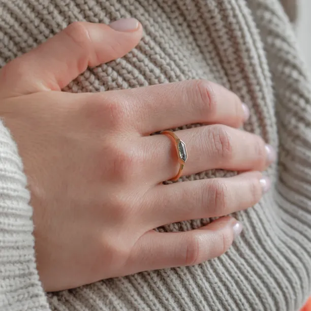 Zásnubní prsten s hexagon salt and pepper diamantem PROXY Image