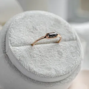 Zásnubní prsten s hexagon salt and pepper diamantem PROXY Thumbnail