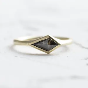 Gold matte ring with kite salt and pepper diamond APEX