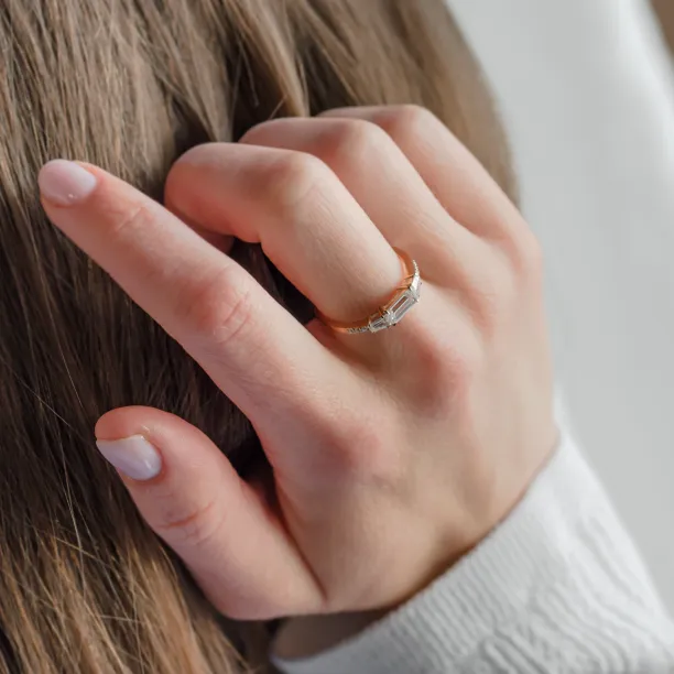 Zlatý prsten v art deco stylu s moissanity SPENCER Image