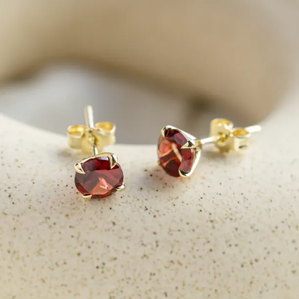 Gold earrings with garnets AMANDA Image