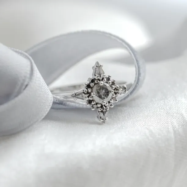 Zlatý cluster prsten se salt and pepper diamanty RAVE Image