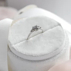 Unikátní zásnubní prsten se salt and pepper diamanty AURE Thumbnail