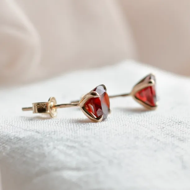 Gold earrings with garnets AMANDA Image