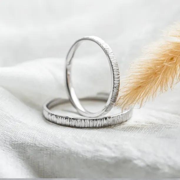 Gold relief wedding rings MIKE Image