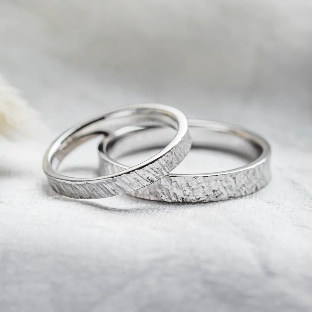 white_gold_wedding_ring