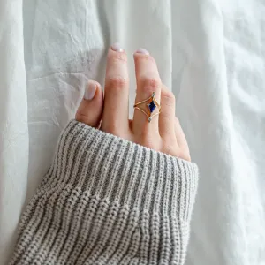 Gold split shank ring with lab grown sapphire ISTRIA Thumbnail