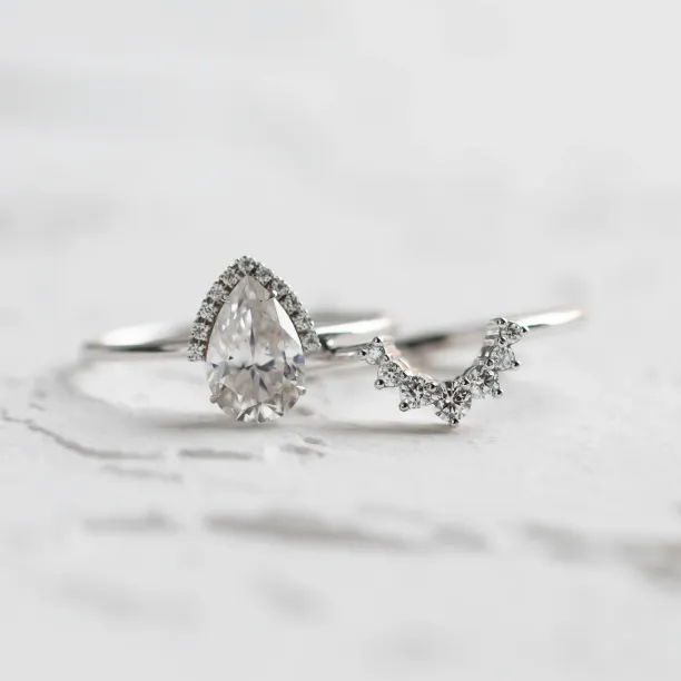 Vykrojený zlatý prsten s diamanty GEORGIA Image