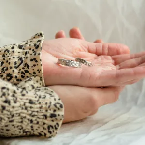 Original wedding rings with organic structure ANJA Thumbnail