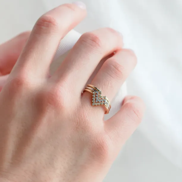 Vykrojený snubní prsten s diamanty REGGIO Image