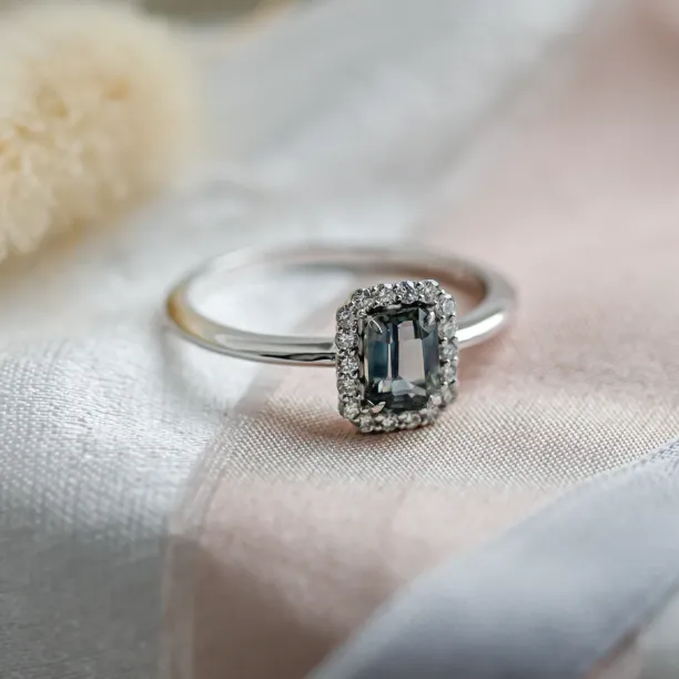 Vintage prsten s teal baguette safírem a diamanty FROST Image