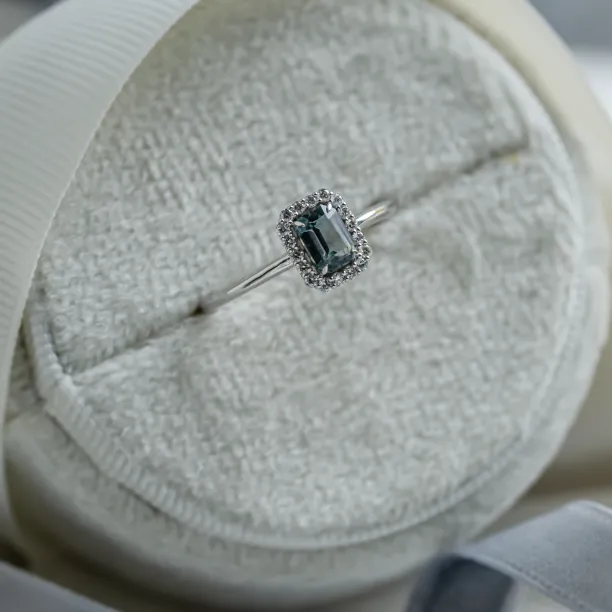 Vintage prsten s teal baguette safírem a diamanty FROST Image