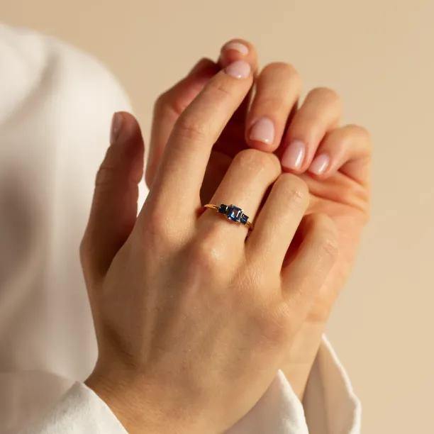 Art deco zlatý prsten s teal a modrými safíry CHELSEA Image