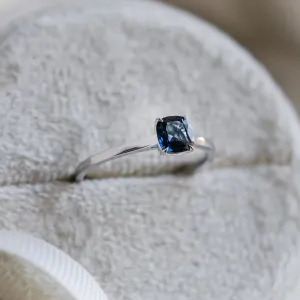 Gold ring with cushion blue sapphire NEEL Thumbnail