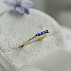 Gold ring with blue lab grown sapphire and diamonds IRIS Thumbnail
