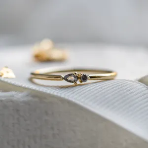 Minimalistický cluster prsten se salt and pepper diamanty ROWAN Thumbnail