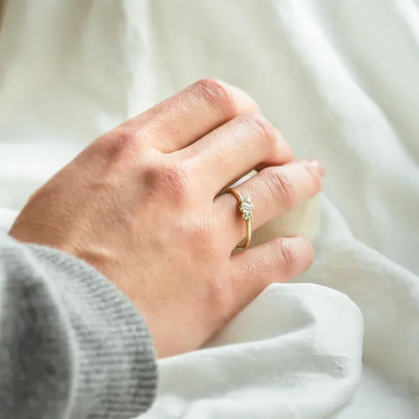 Zlatý cluster prsten s moissanity BERNADETTE Image