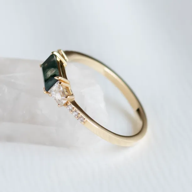 Ring in art deco style with moss agate and moissanites DINETH Image