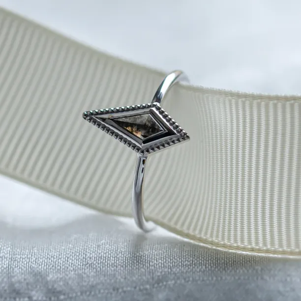 Vintage kite prsten se salt and pepper diamantem LIVIA Image